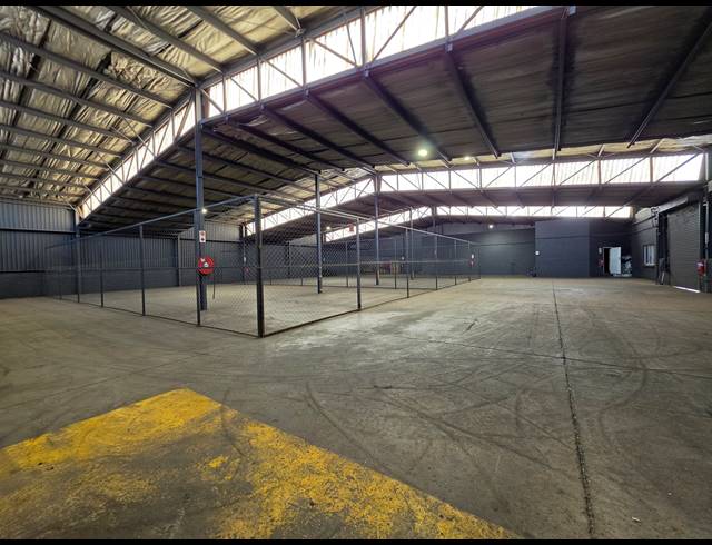 2,200M² WAREHOUSE TO LET IN WADEVILLE